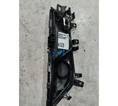 Ручка двери (задняя левая внутренняя)