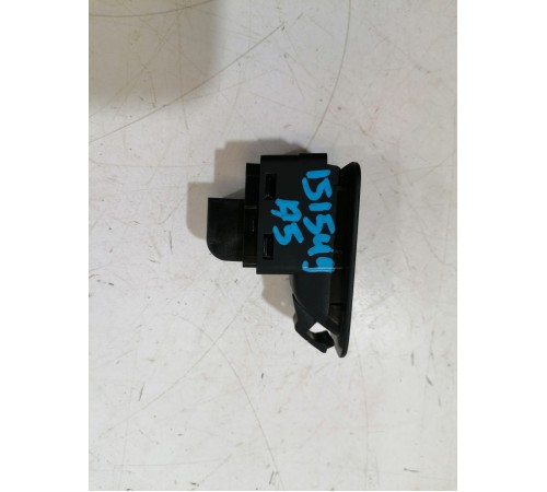 Кнопка открывания багажника