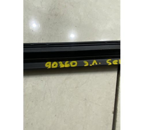 Уплотнитель стекла (задний левый внутренний)