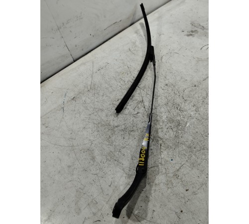 Поводок стеклоочистителя левый