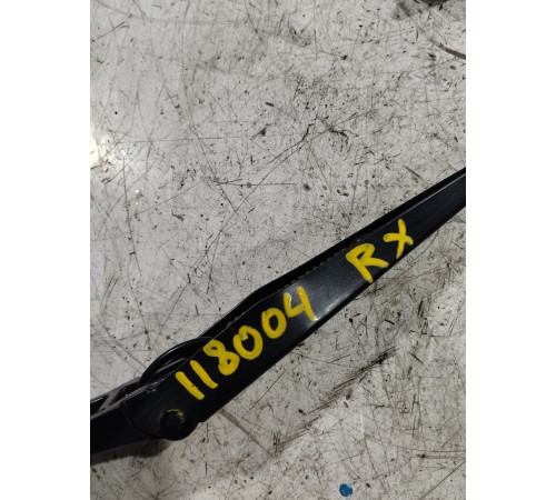 Поводок стеклоочистителя левый