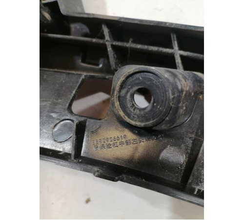 Кронштейн заднего бампера левый