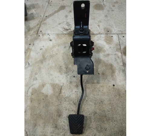 Педаль тормоза