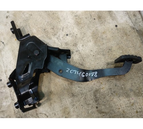 Педаль тормоза