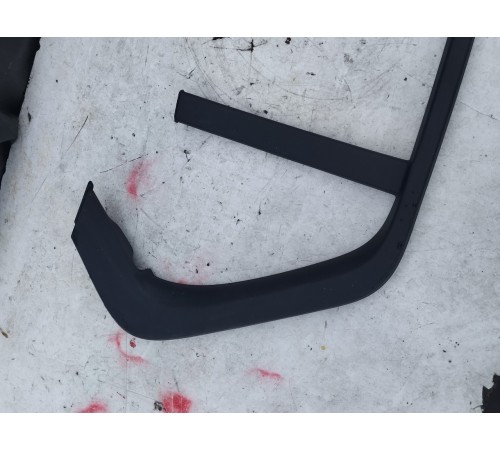 Накладка рамки окна задняя правая