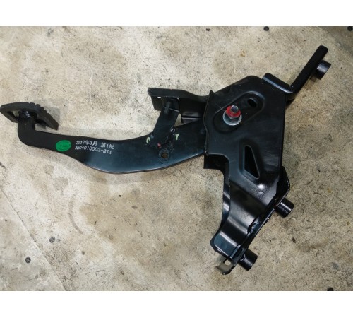 Педаль тормоза