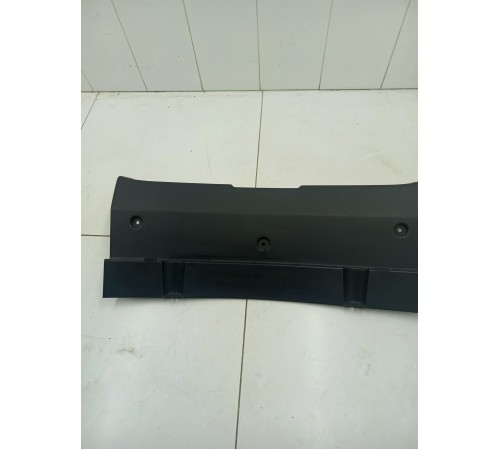 Обшивка панели багажника