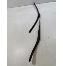 Поводок стеклоочистителя левый