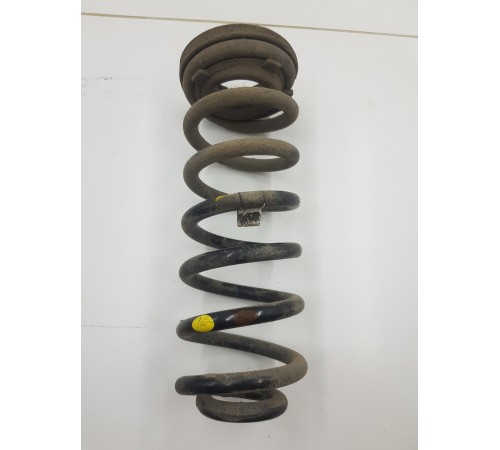 Пружина подвески задняя правая