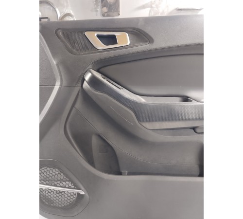 Обшивка двери передняя правая