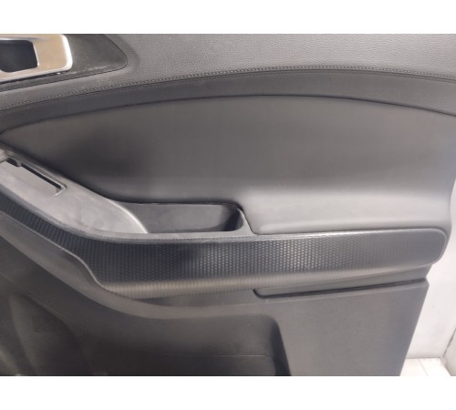 Обшивка двери передняя правая