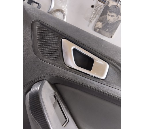 Обшивка двери передняя правая