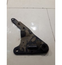 Кронштейн подрамника левый