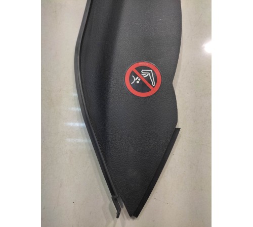 Накладка торпеды (правая)