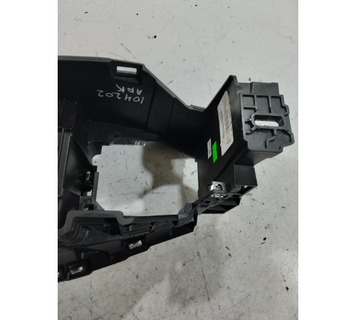 Кронштейн(крепление) центральной консоли