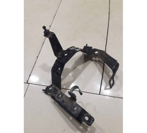 Кронштейн генератора верхний