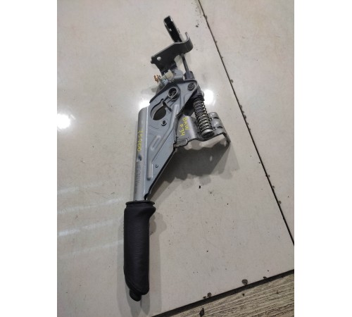 Рычаг ручного тормоза(ручник)