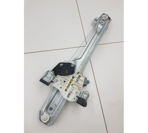 Стеклоподъемник двери задний правый