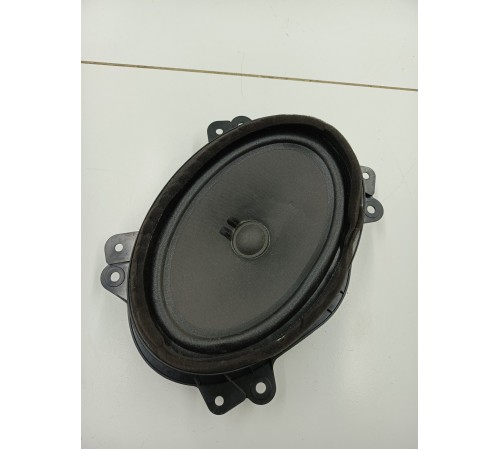 Динамик двери передний правый