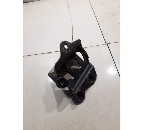 Кронштейн нижний задний усилитель переднего крыла