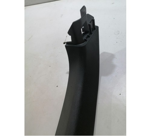 Обшивка двери багажника левая