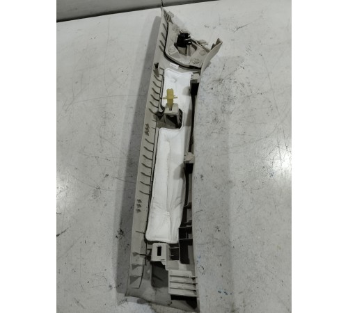 Обшивка стойки лобового стекла правая с динамиком