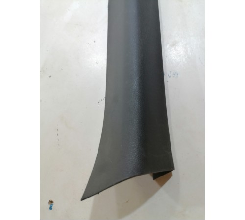 Обшивка двери багажника левая