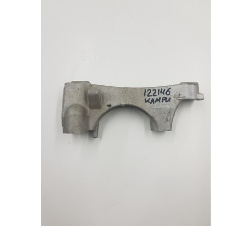 Кронштейн опоры двигателя правый