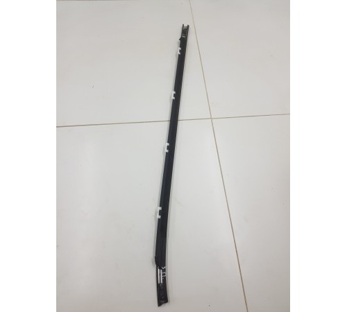 Уплотнитель стекла задний правый внешний