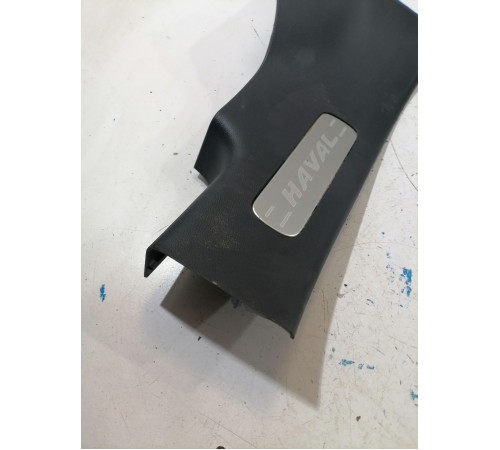 Накладка на порог левая задняя