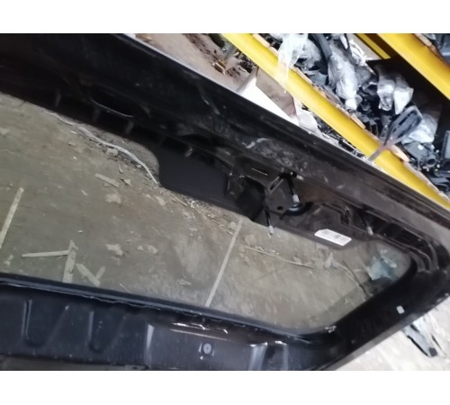 Дверь багажника со стеклом 