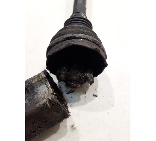 Полуось (привод) (передний, левый)