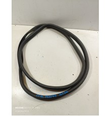 Уплотнитель проема двери передний левый