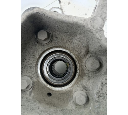 Кулак поворотный задний левый