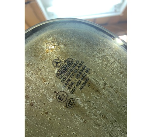 Стекло двери (заднее, левое)