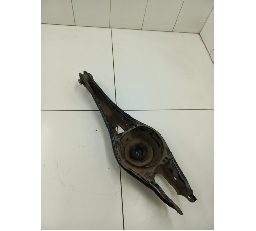 Рычаг задний нижний