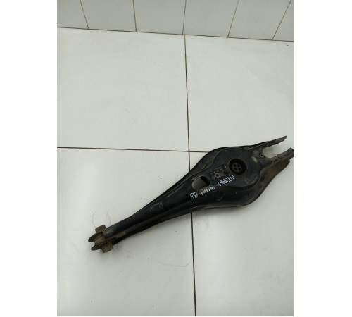 Рычаг задний нижний