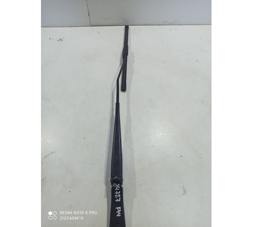 Поводок стеклоочистителя(правый)