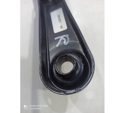 Поводок стеклоочистителя(правый)