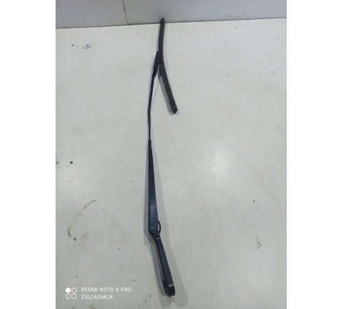 Поводок стеклоочистителя(правый)