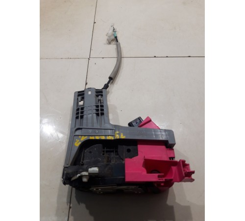 Замок двери (передний, левый)