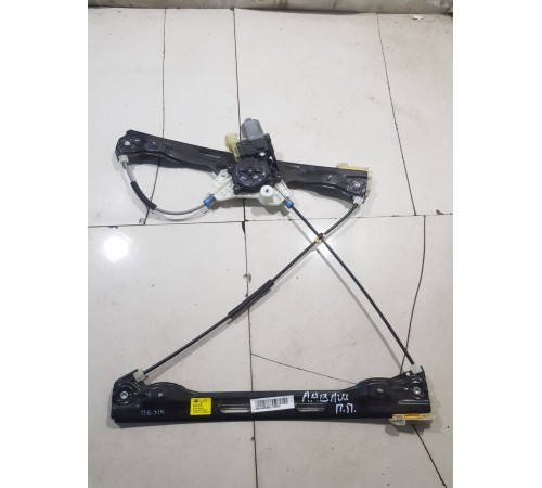 Стеклоподъемник передний правый в сборе