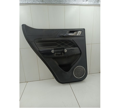 Обшивка двери задняя левая