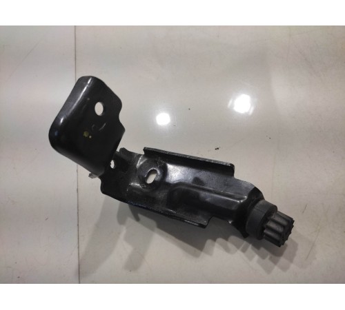 Крепление впускного коллектора(правое)