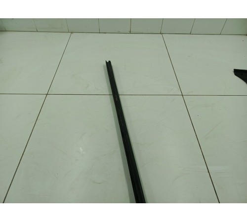 Уплотнитель стекла задний левый внутренний