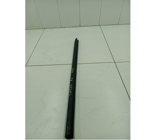 Уплотнитель стекла задний левый внутренний