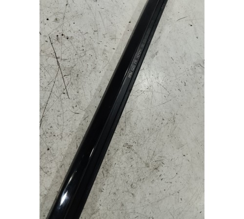 Молдинг стекла передний правый