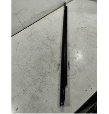 Молдинг стекла передний правый