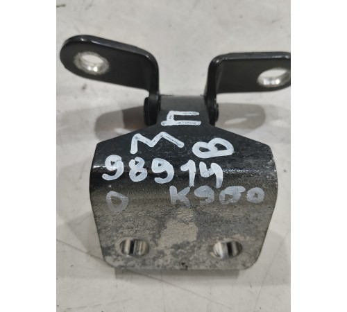 Петля двери(задняя правая верхняя)