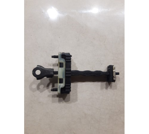 Ограничитель двери(передний левый)